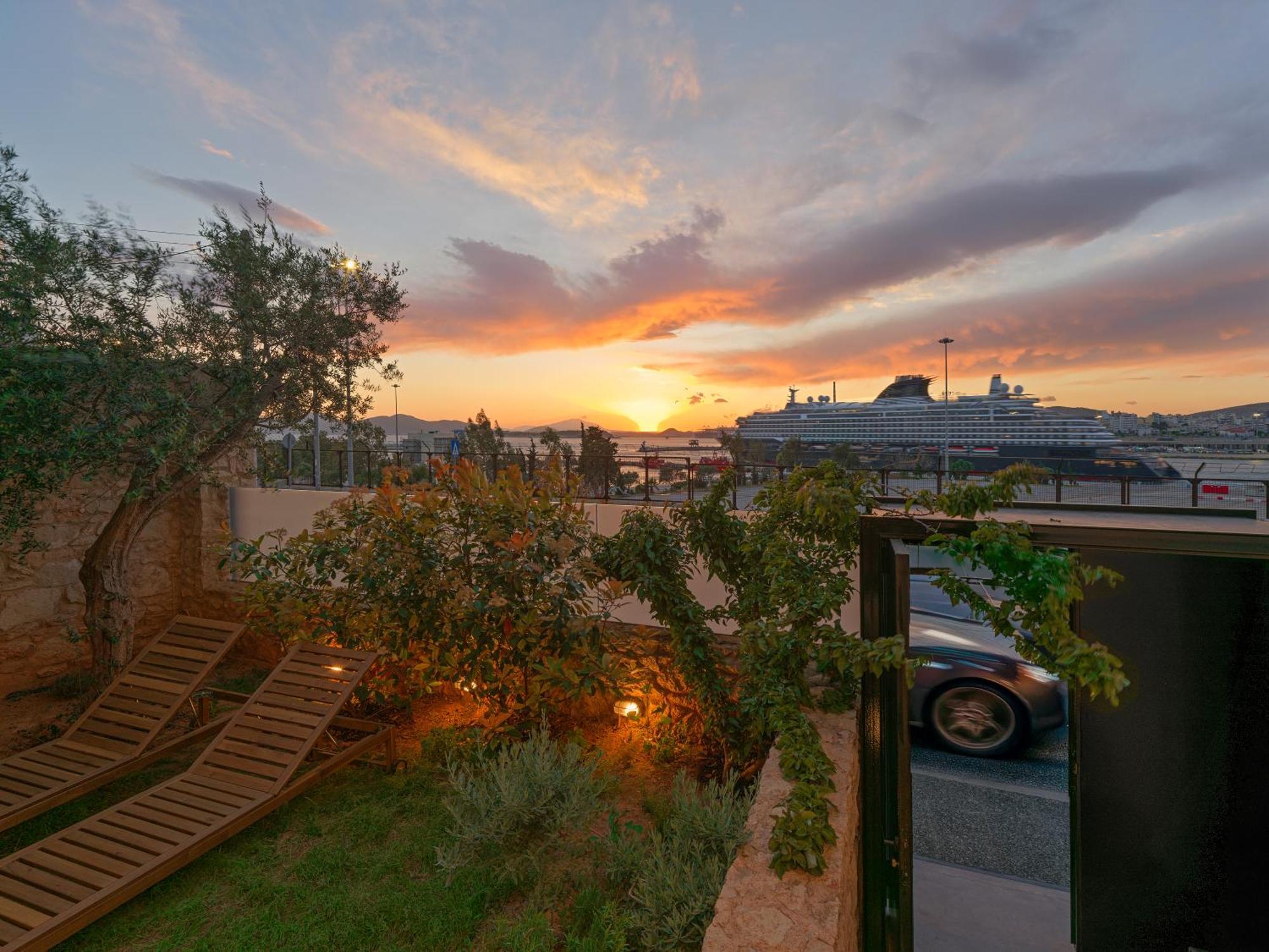 Sea View Garden Suites Pireu Exterior foto